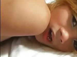 Nhỏ cô bé riley jens ...